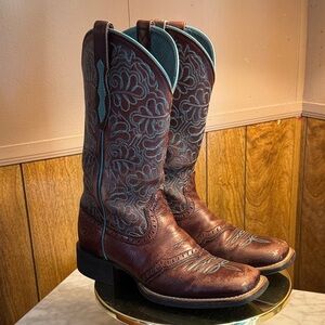 Ariat Women’s Brown Leather Western Boots with Turquoise Stitching Size 6 B